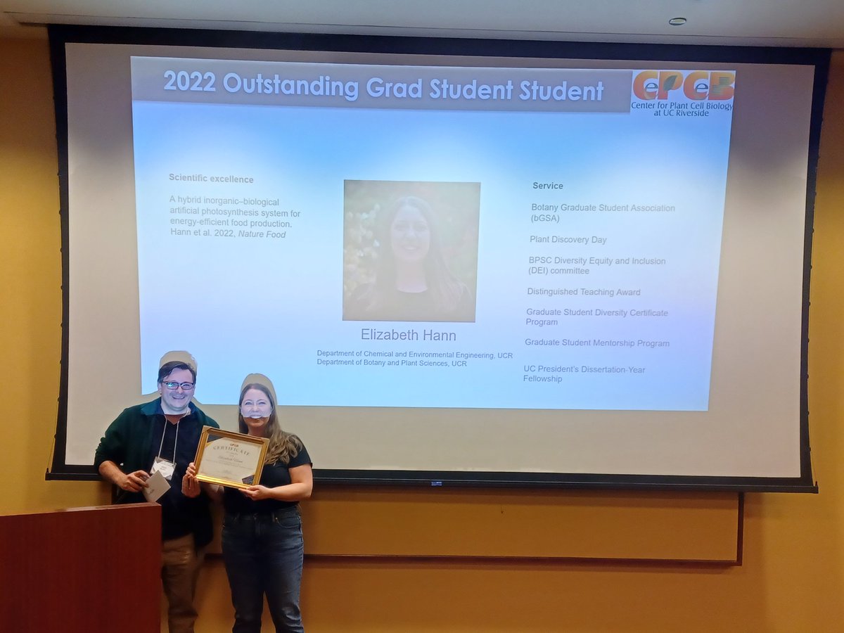 Congratulations @LzbthHann on winning the 2022 Outstanding Grad Student Award!!