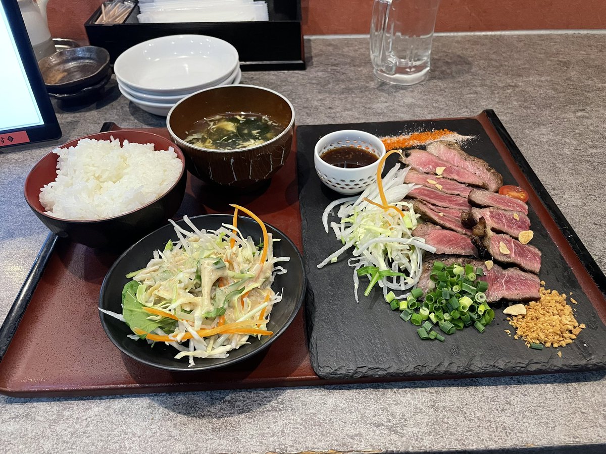 takaogoe's tweet photo. これも相場は2枚目の方やろ！！！ https://t.co/smU75lvzsH