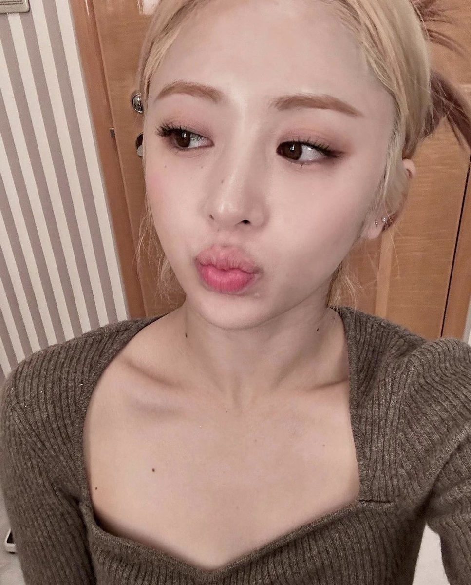 yunjinpics's tweet photo. the most gorgeous https://t.co/uSHfbJawZX