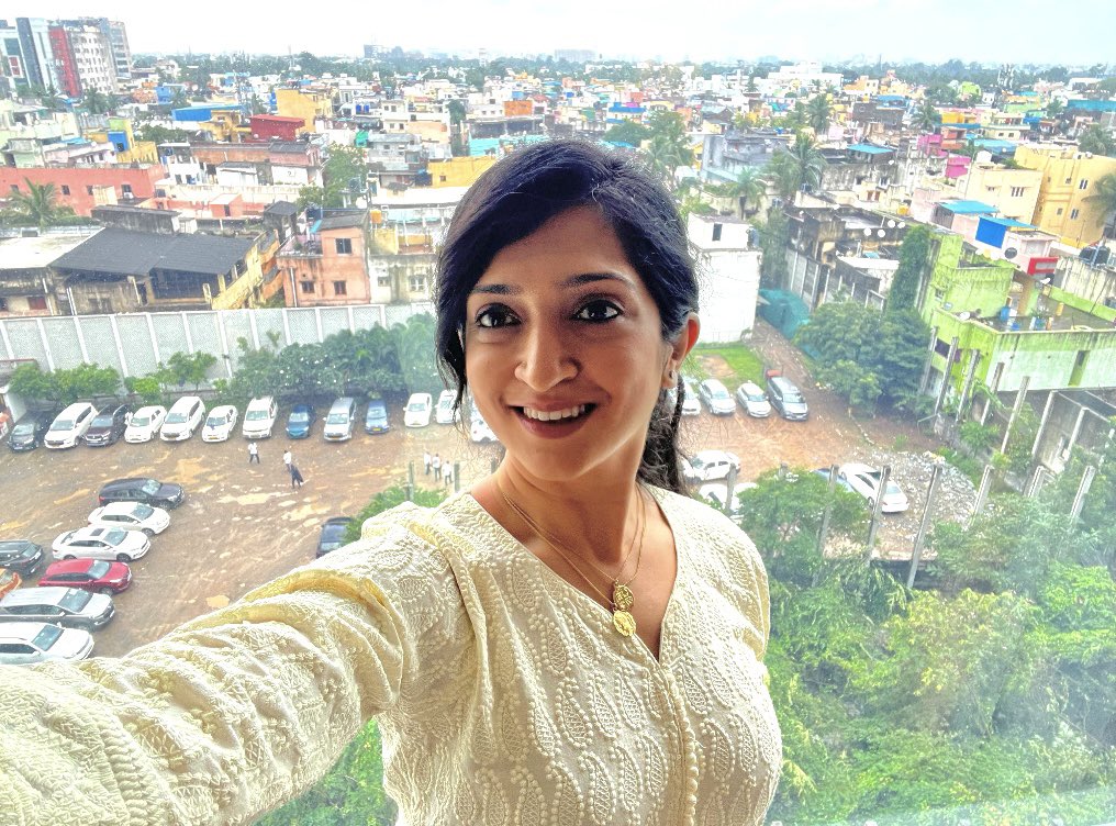 purviparwani's tweet image. Made it to motherland after 1.5 years - in one piece- fighting the cyclone! Speaking in India for the first time in person in desi clothes! Thank you @CsiChennai for your kind invitation and amazing hospitality. Jet lagged. No sleep but I am bursting with joy!  @kamalcardiodoc1