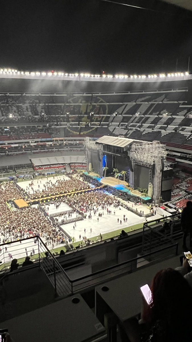 You can track bad bunny tour dates, find out about presales and get ticket price alerts! Inigmante on Twitter "Al parecer el diario de Daniela metió más gente