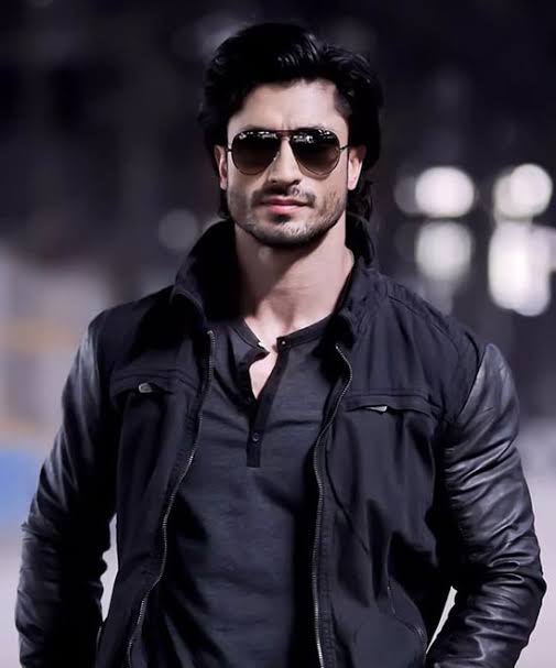 HCXMAN's tweet photo. @VidyutJammwal Wishing a very Happy Birthday to the  World's Best Martial Artist &amp; Great Human Being, Epitome of Action Vidyut Jammwal Sir 🎂😍🖤 Wishing you a wonderful year ahead 🎊
#kalaripayattu
#ITrainLikeVidyutJammwal
@vidyuts_maniac 
@abbassayyed771 
@AlifiyahHaji https://t.co/NDGFi5gOi4