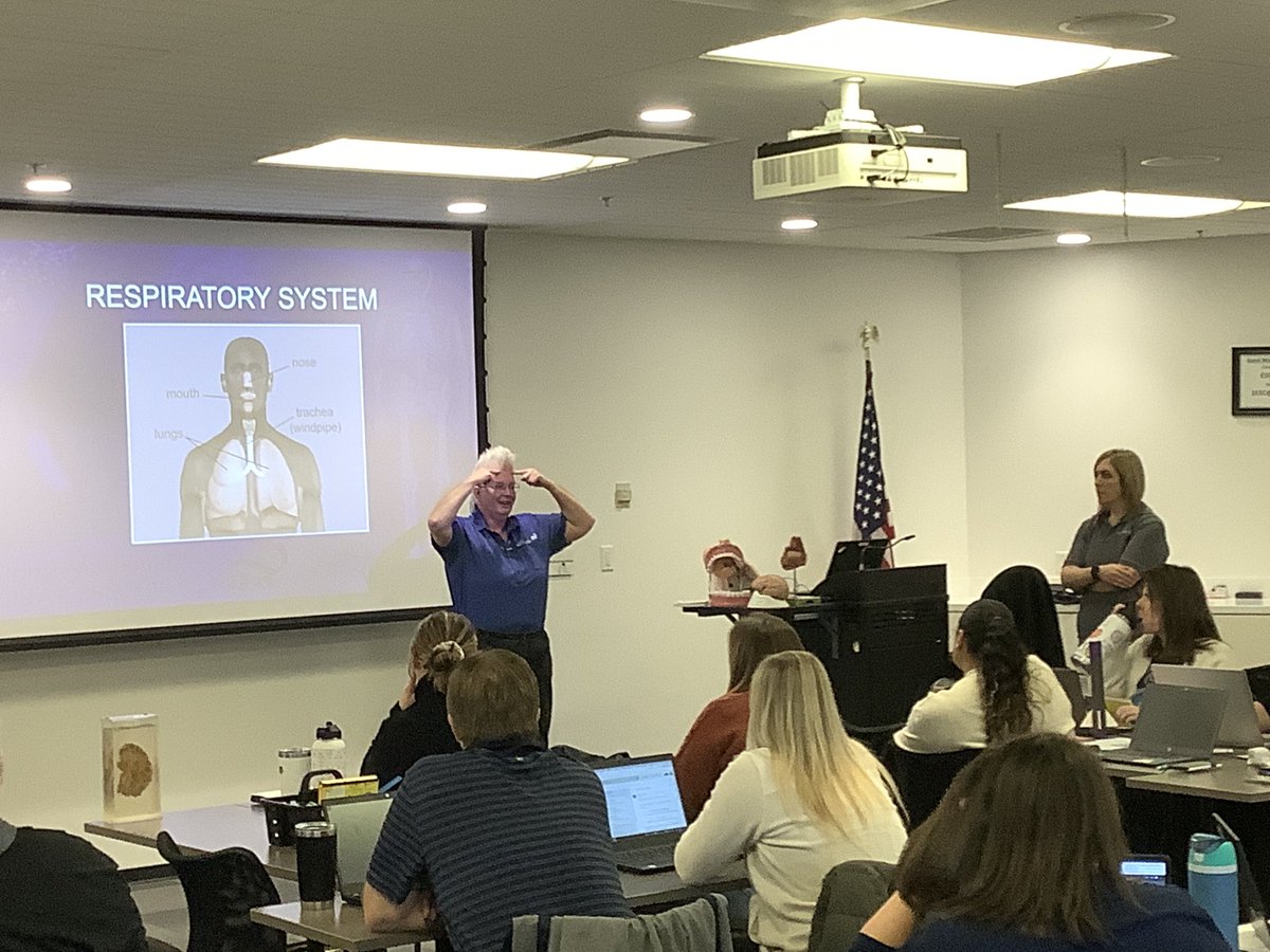 AmyRoediger's tweet photo. Had a great day @ESCNortheastOH with #NEOSS learning about area teacher resources - @CuyahogaLib @LakeMetroparks @goCMNH @NASAglenn @clevemetroparks - all excellent presenters with great opportunities! https://t.co/LnpAnnXPnq