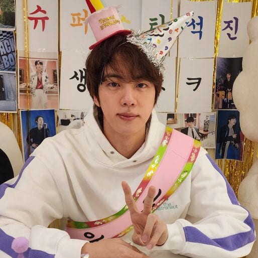 SwagDeysi13's tweet photo. 💙💜Mini proyecto💜💙 Regalo para Seokjin. Tod@s pueden participar. Se trata de hacer un vídeo con pequeños mensajes para Seokjin. Abajo los detalles 👇🏻 https://t.co/TjrK5FHaHF