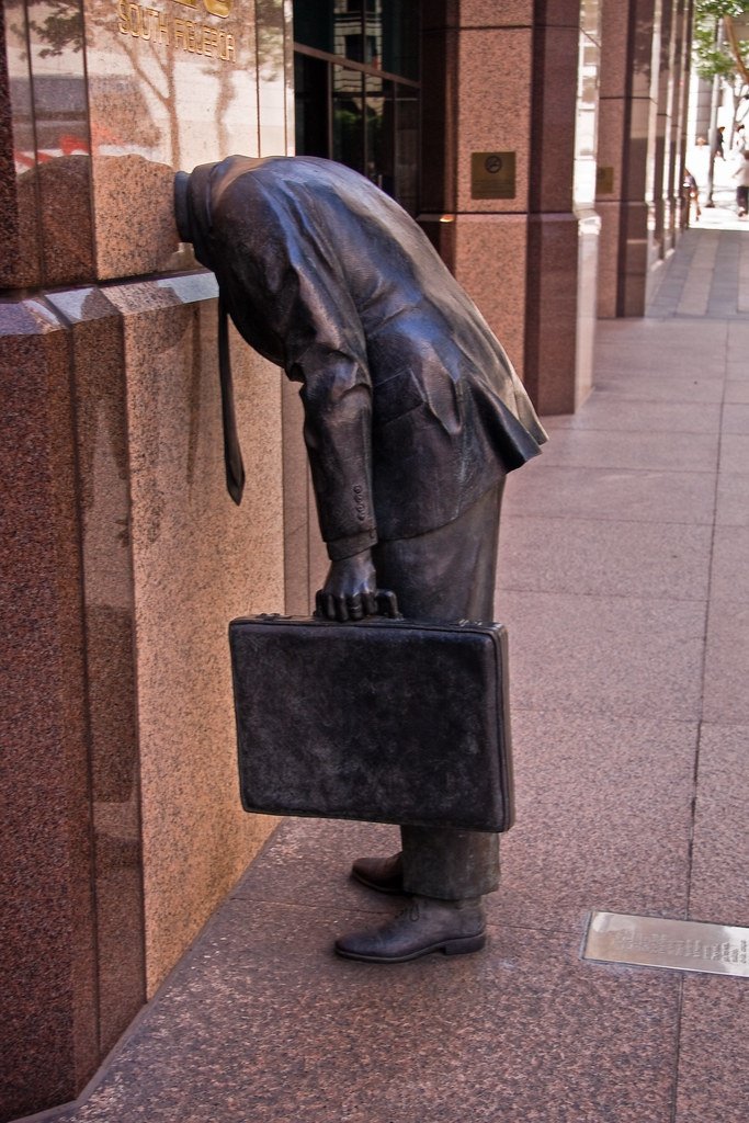 hauntedmagazine's tweet photo. #WeirdStatues Part 1
1. De Vaartkapoen by Tom Frantzen {Belgium}
2. Fearless Girl by Kristen Visbal {New York}
3. Life Underground by Tom Otterness {New York}
4. Corporate Head by Terry Allen and Philip Levine {Los Angeles} https://t.co/vtIooVd3I9