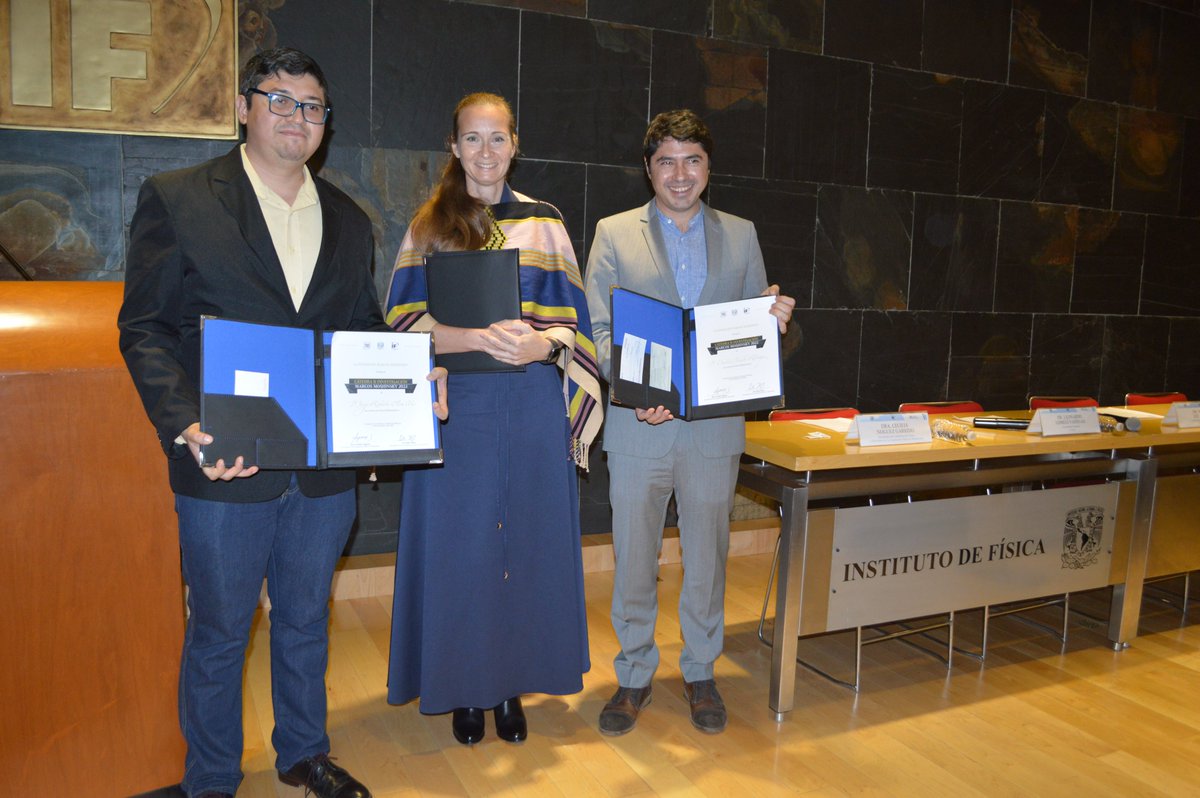 IF_UNAM's tweet photo. 🎖4 científicos jóvenes y 3 científicos consolidados recibieron, respectivamente, las Cátedras Marcos Moshinsky y las Medallas homónimas correspondientes a los años 2020, 2021 y 2022.
👉Lee la nota completa: https://t.co/IV4lywQk7n
#Moshinsky #Física #IFUNAM https://t.co/uLmOUwmEEz
