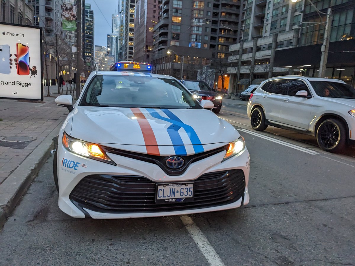 deeplyconcern's tweet image. Today's round up from Bay street at rush hour @TorontoPolice @TO_Cycling @VisionZeroTO @JohnTory