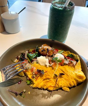 lilmontego's tweet image. Life doesn&apos;t promise you anything, especially not success. It will only give you struggle, pain and suffering in the process. So give yourself a dream and move in that direction afterwards.😂😂