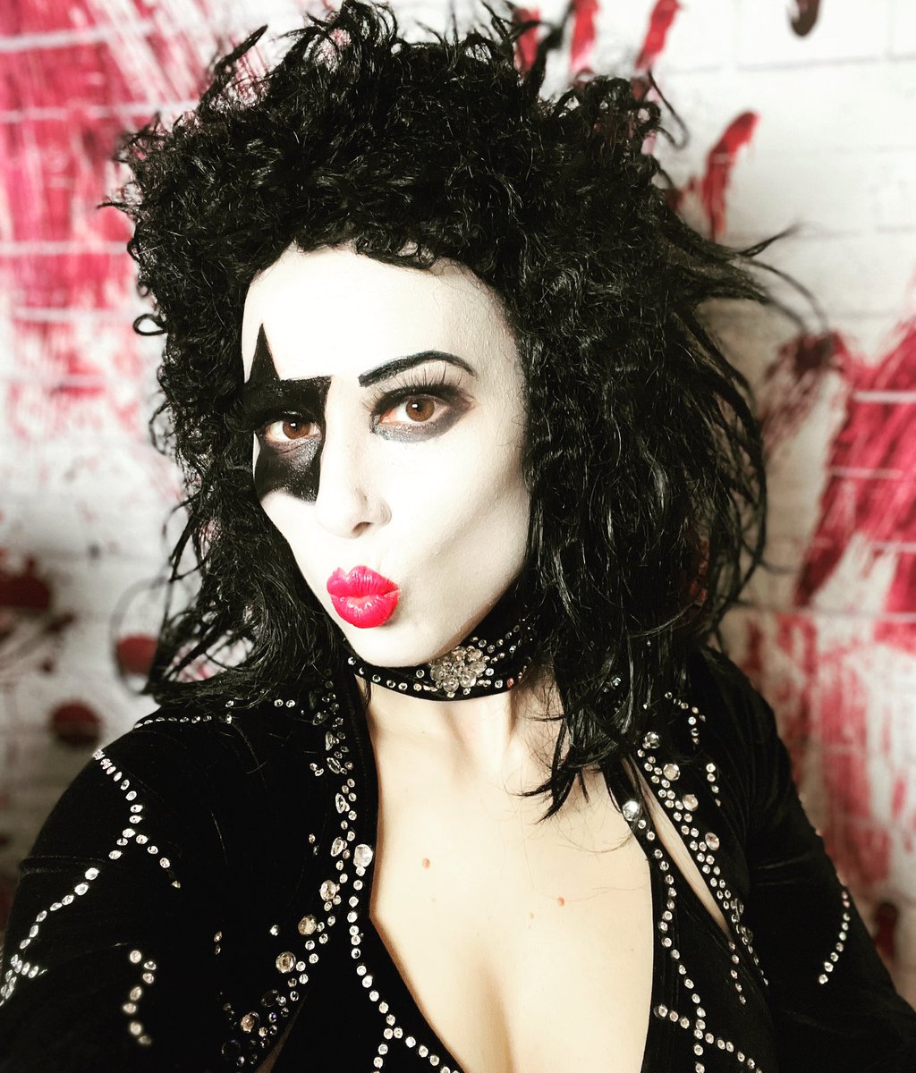 AriVillain's tweet photo. Paul Stanley today in stream. Playing Callisto unless I remain stuck LOL. See you soon on twitch #twitch #twitchstreamer #cosplay #chucky #brideofchucky #visualnov #arte #art #fortnitechapter4 #thecallistoprotocol #paulstanley #kissarmy https://t.co/epNyQxOMVp