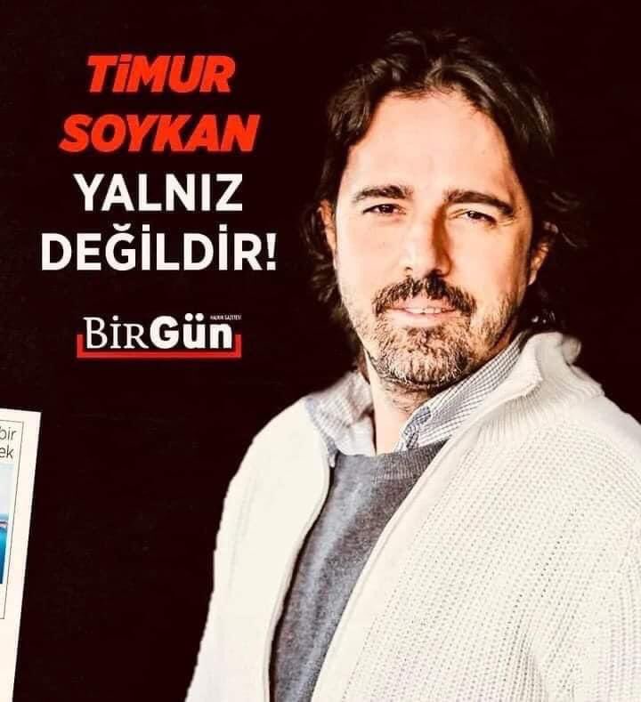 Din tacirleri ve kafaları uçkurundan başka hiç bir ṣeye basmayan sapıkların ipliğini pazara çıkaran,’6 yaşında bir kız çocuğunun babası tarafından  29 yaşında müridiyle imam nikahıyla evlendirilmesi' haberini yapan ve 1 grup yobazın hedefi haline gelen #TimurSoykanYalnızDeğildir