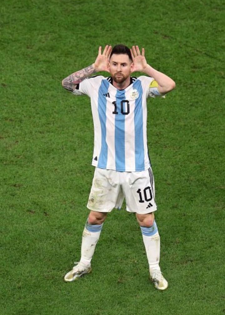 d_gitto's tweet photo. Best player in the world??
Messi🔥🔥 

Its sad Neymar jr's  #Brazil  left early but atleast the world cup is still on PSG front #Messi 's Argentina  and #Mbappe 's #France 

Vamos Argentina 💪🏾🔥🔥 https://t.co/oNbPQCM6r0