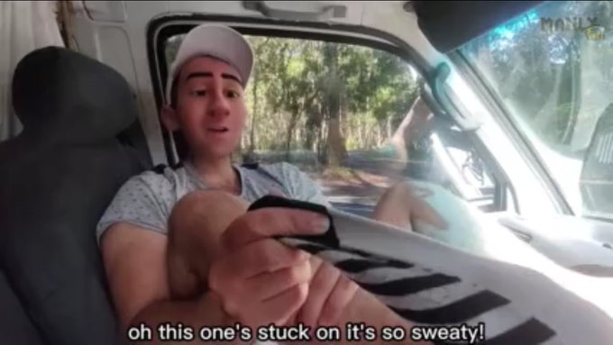 3 pic. Picking up a stranded hitchhiker was never more rewarding

https://t.co/nCHdeiLM8S

#payforgay