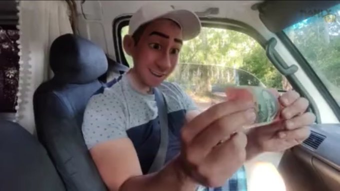 2 pic. Picking up a stranded hitchhiker was never more rewarding

https://t.co/nCHdeiLM8S

#payforgay