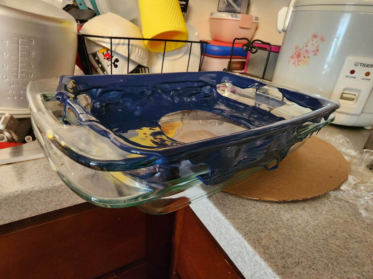 MAJ_Madden's tweet photo. Always check to make sure that your significant other has not decided to leave or store something in the oven before you try to heat it up to make your pizza....
#MiM #NotPizza #Melted #OOPS https://t.co/b7glTLDdQY