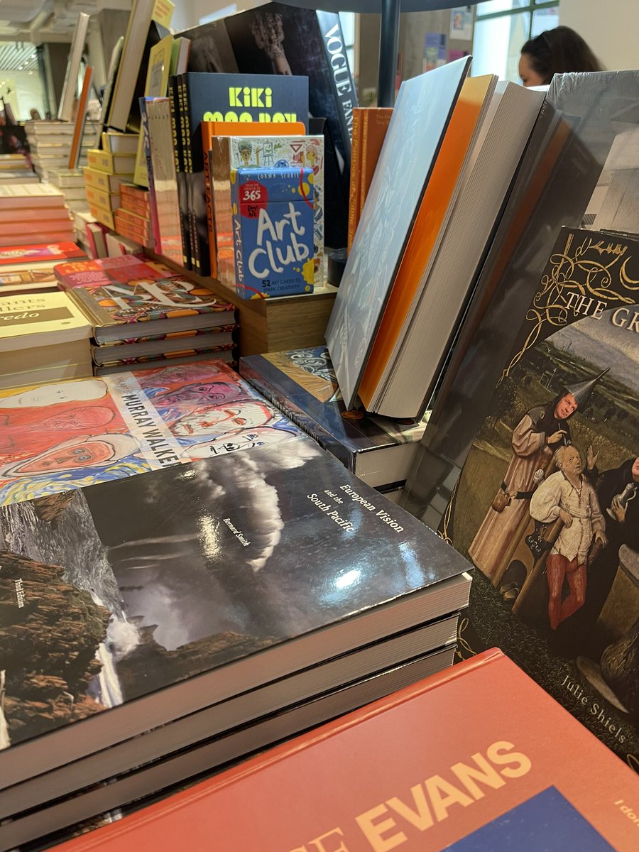 nicoadams's tweet image. Today’s thing to be grateful for: @ReadingsBooks. They are an absolute ray of light and what a wonderful way to spend a Saturday morning.