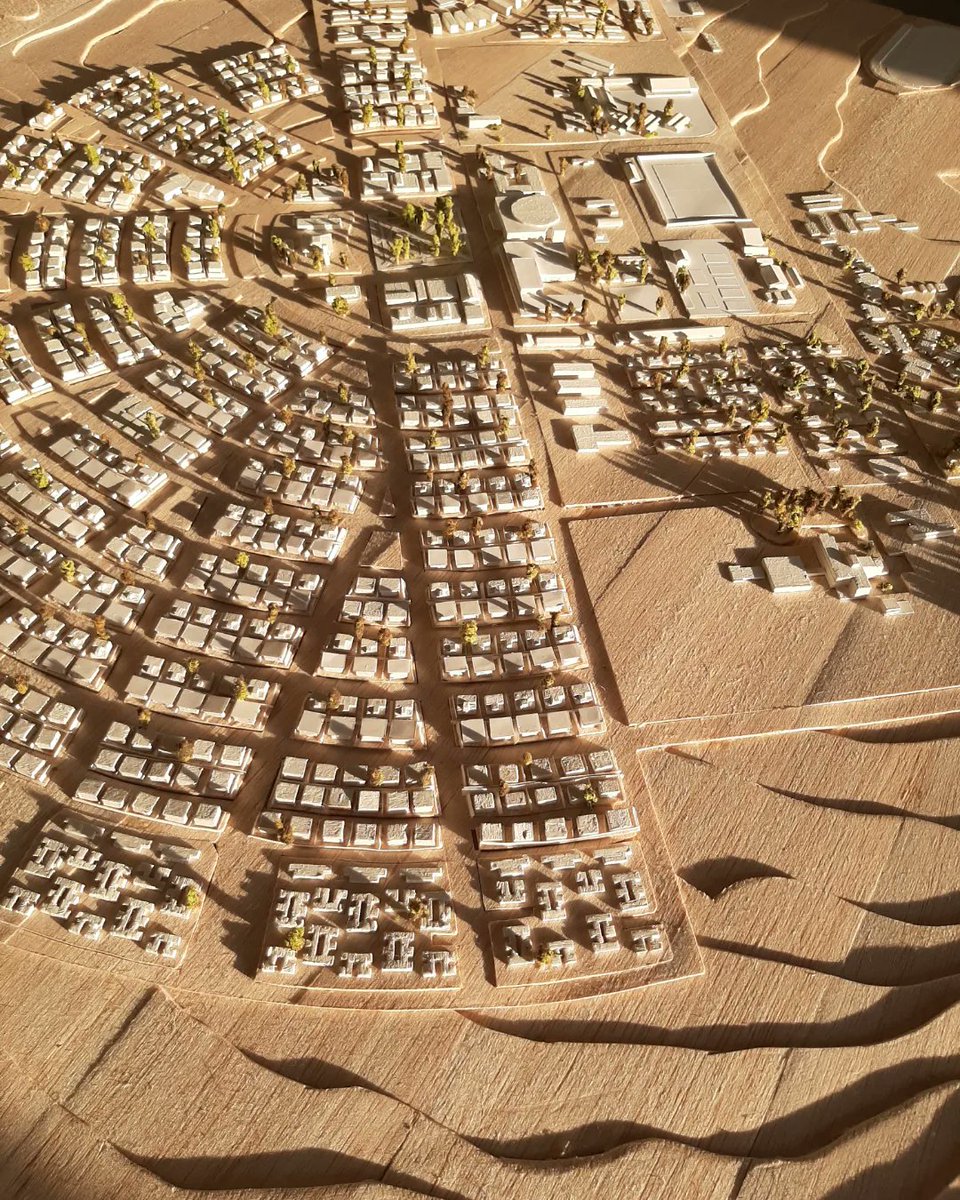 juanbarriad's tweet photo. Maqueta ciudad minera El Salvador, Chile. 
Un gran trabajo que hemos desarrollado junto a los estudiantes de arquitectura en práctica. 
La maqueta que podrá apreciar en la exposición patrimonial de El Salvador Townsite, Instituto chileno norteamericano Santiago. 
16 al 31 Dic. https://t.co/sZxfvkPwSN