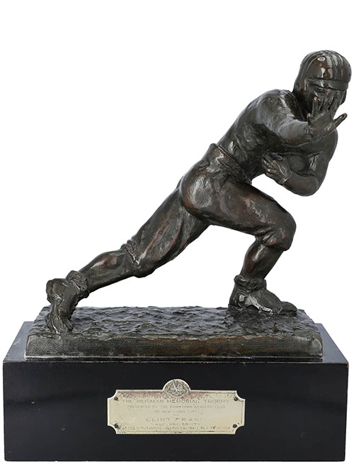 AutographMag's tweet image. Aaron Judge 62 HR Ball!  Goldin Dec. Elite Auction Closing Dec. 17! Judge, Heisman Trophy, Babe, Brady, F1, Lebron, Giannis, Bernie Parent, Kobe, FIFA, Mahomes - mailchi.mp/autographmagaz…