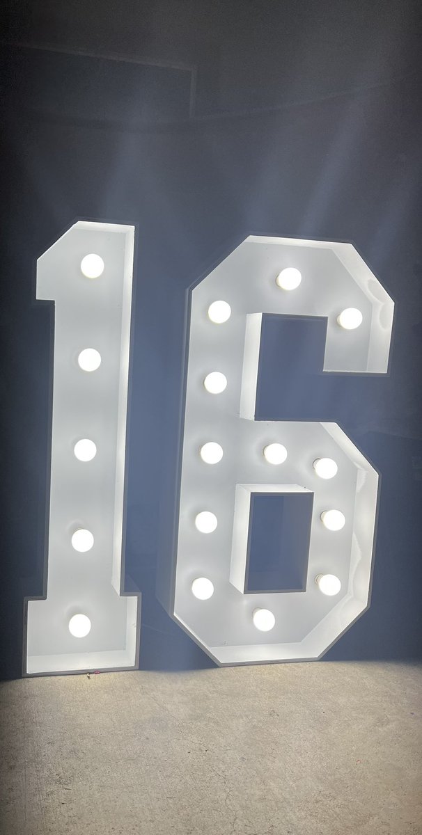 lucia_salinas10's tweet image. Order your marquee letters/ numbers now! Taking customized orders 100% to your liking. We can make any number/letter you’d like😇. Rt🙏🏻