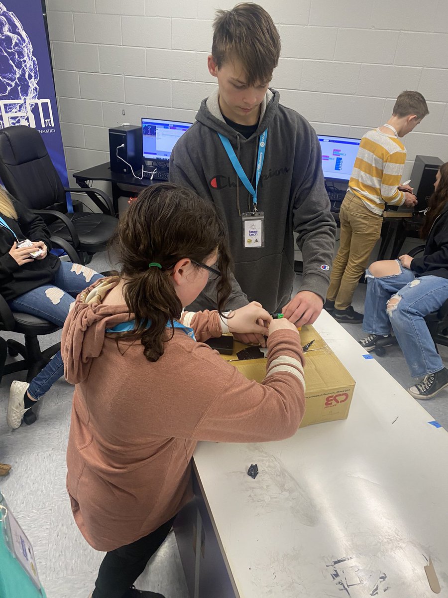 FCS STEM tweet media