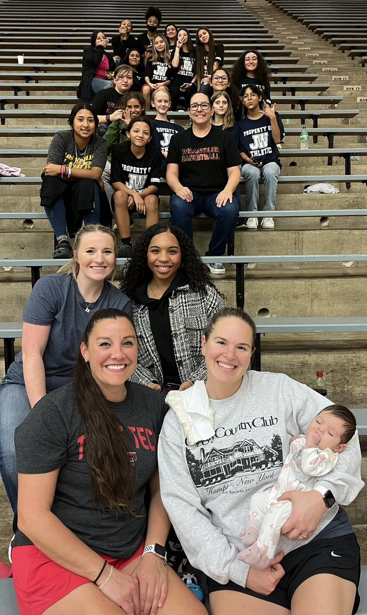 WoodMSWranglers's tweet photo. Lady Wrangler basketball and a baby cheering on @SAmadisonGBB ! #ProudCoachMoment #BeBetter #WranglerNation #WranglerPride
#DontJustTalkAboutItBeAboutIt
#WreckEmWranglers #MAVsStrong #WranglerAlumni https://t.co/OQMyfdD43X