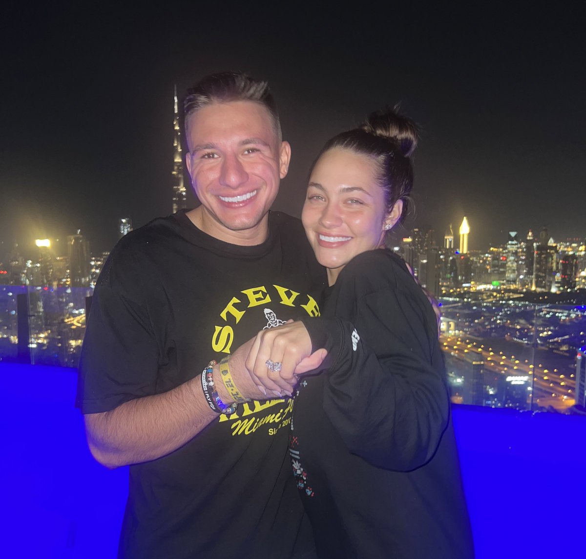 stevewilldoit's tweet image. This my fiancé now, life's crazy