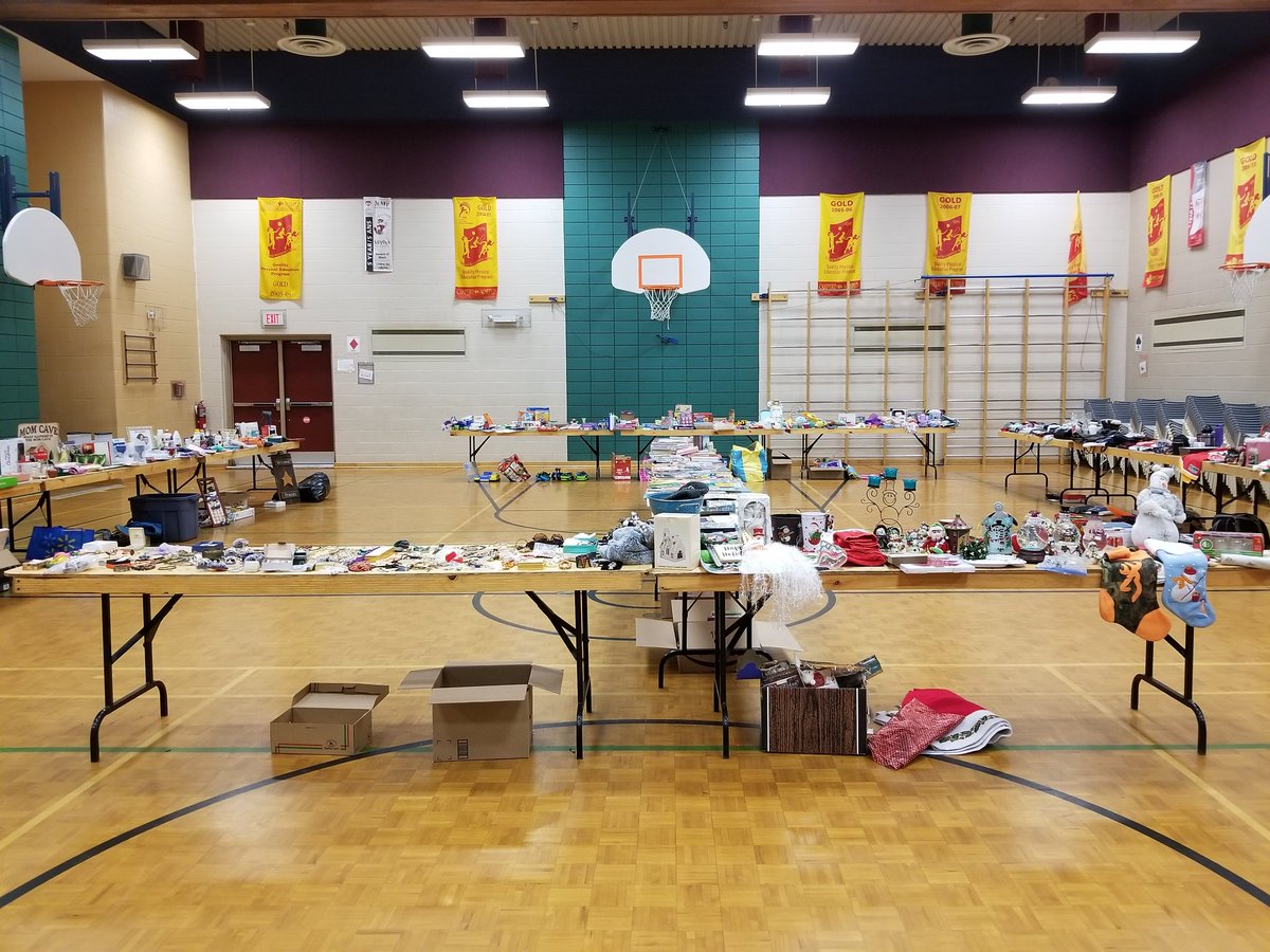 What an incredibly busy and festive filled week at Windsor El! We had our Holiday concert, Book Fair AND 
shopping party! Lots of smiles this week! <a href="/AVRCE_NS/">Annapolis Valley Regional Centre for Education</a> <a href="/scholasticCDA/">Scholastic Canada</a> 💚💛🎄🎶🎁