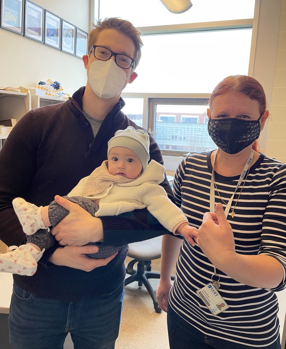 EricKeske's tweet photo. Had a great time at @ontariotech_u with @Olena_Zenkina and @zenkina_lab with this #futurechemist https://t.co/Cf3gxisvvP