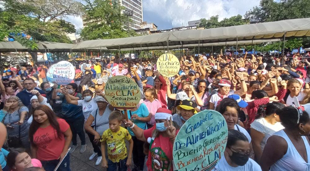 MichelenaClap's tweet image. Con mucha alegría nuestro pueblo disfruta #TachiraEnParrandonClap, navidades felices con los #CLAP

@FreddyBernal
@BermudezJoseA
@carlosperez_ch
@Gob_Tachira