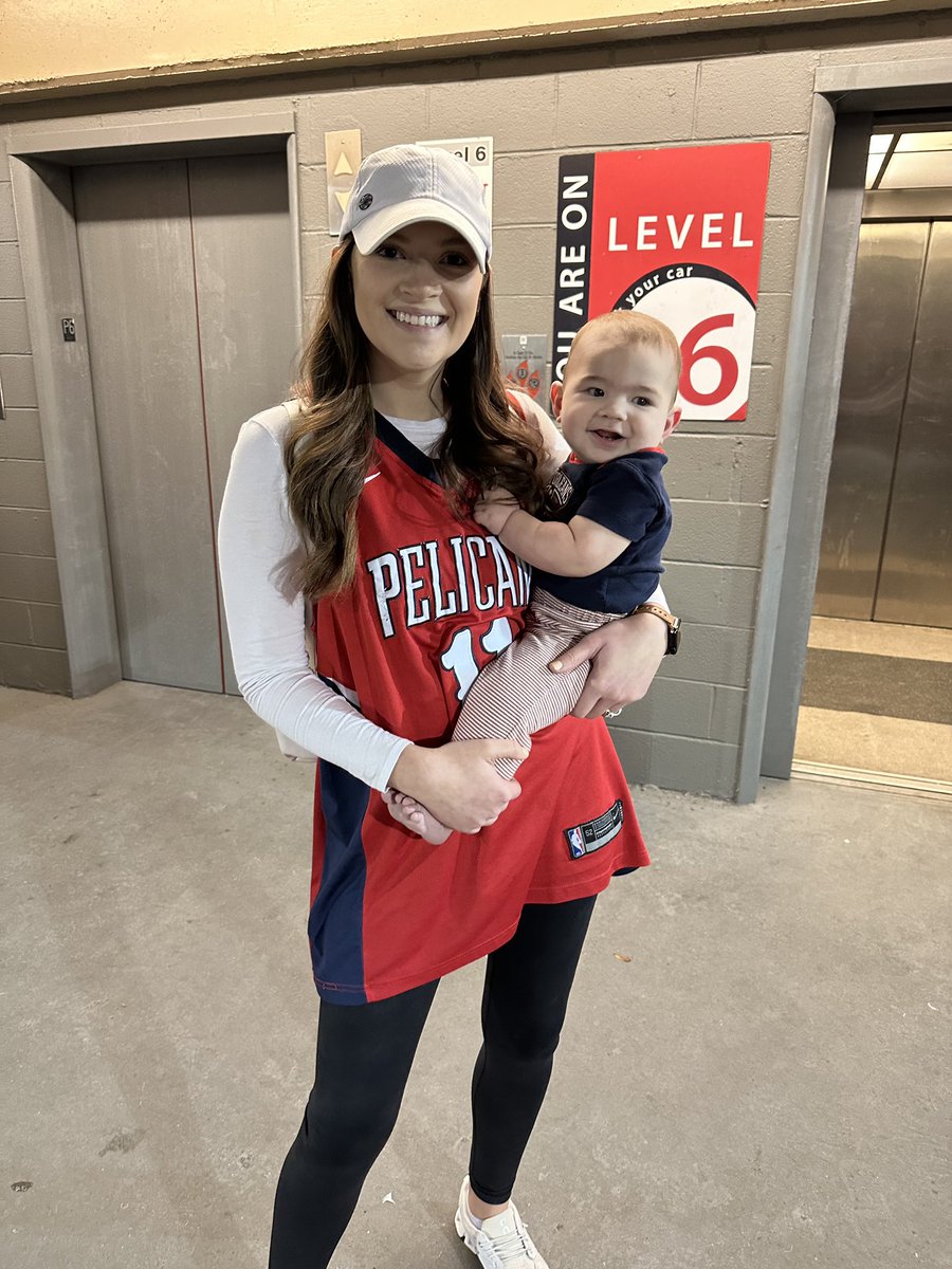 guarantay's tweet photo. Bowen’s first Pels game 🏀 #PelicansGameDay #Pelicans #WBD https://t.co/6m9n9wOuOZ