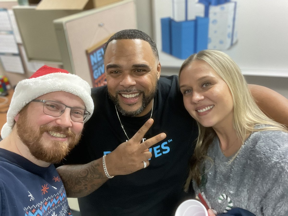 Two of the best leaders in the business. Hands down. Thank you both for sharing your guidance with me, <a href="/CStanley_711/">Courtney Stanley</a> &amp; <a href="/DemetriusPR1NCE/">l PRINCE</a>. I cannot express my gratitude enough. #MidAtlanticBEAST #LifeAtATT 💙