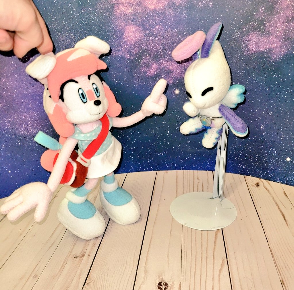 VEGAMIGO's tweet photo. After a painfully long time, I finally finished my half of an art trade with my good friend @TinyAngelWings1! I made her chao toxi, and oc Nana! i hope y'all like it!☺️ #sonicplush #SonicTheHedgehog #Sonic #chaoplush https://t.co/x9CZe2pay8