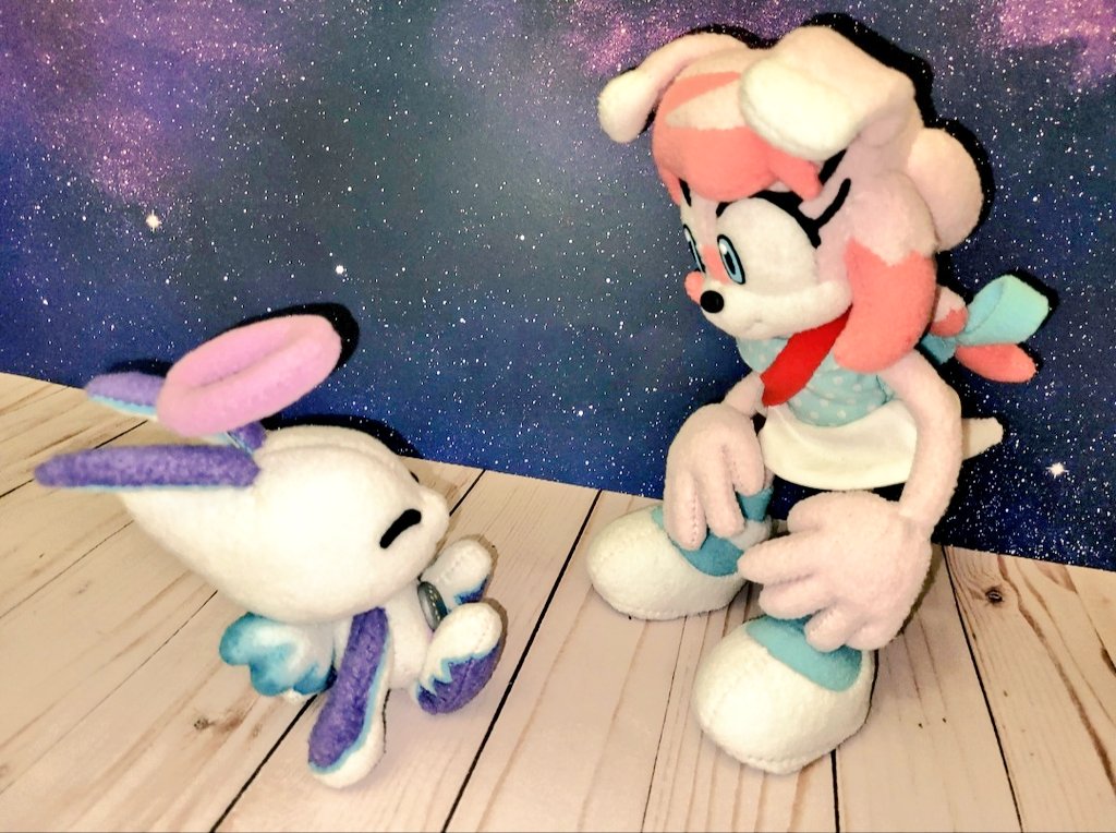 VEGAMIGO's tweet photo. After a painfully long time, I finally finished my half of an art trade with my good friend @TinyAngelWings1! I made her chao toxi, and oc Nana! i hope y'all like it!☺️ #sonicplush #SonicTheHedgehog #Sonic #chaoplush https://t.co/x9CZe2pay8