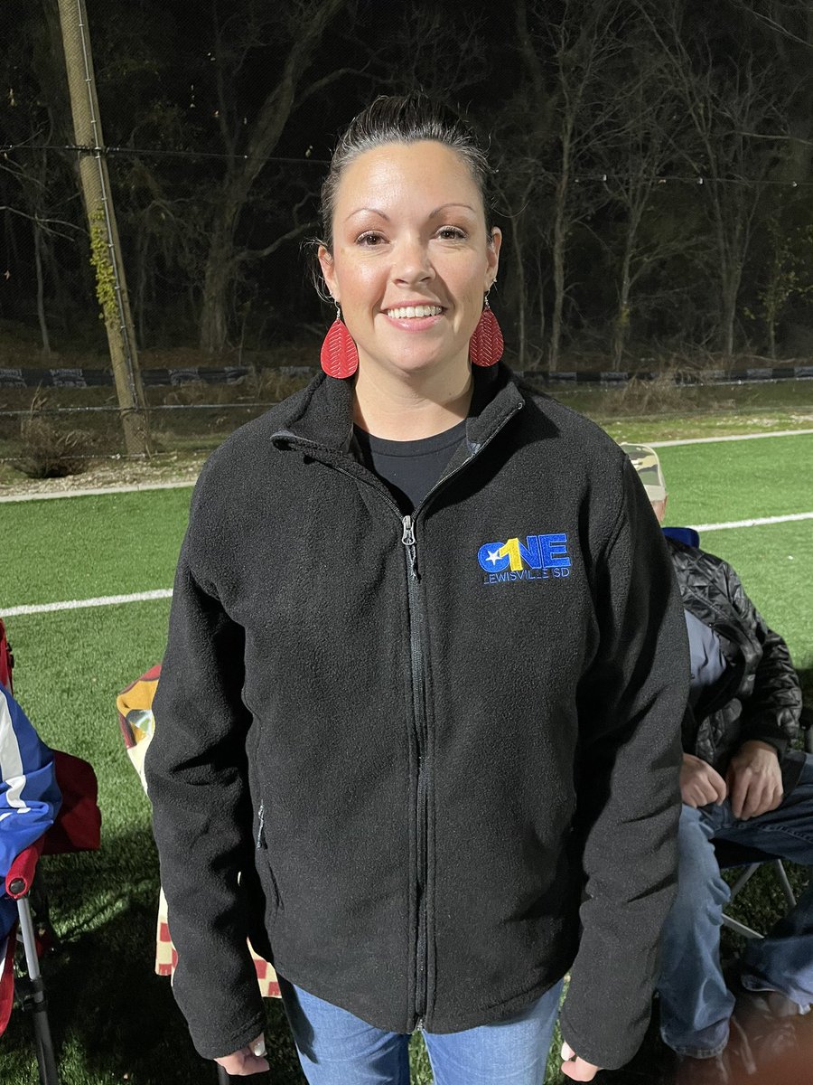 TrueTrueje's tweet image. Keeping warm in my new #OneLISD jacket. Thank you chief @plunkett_andy!