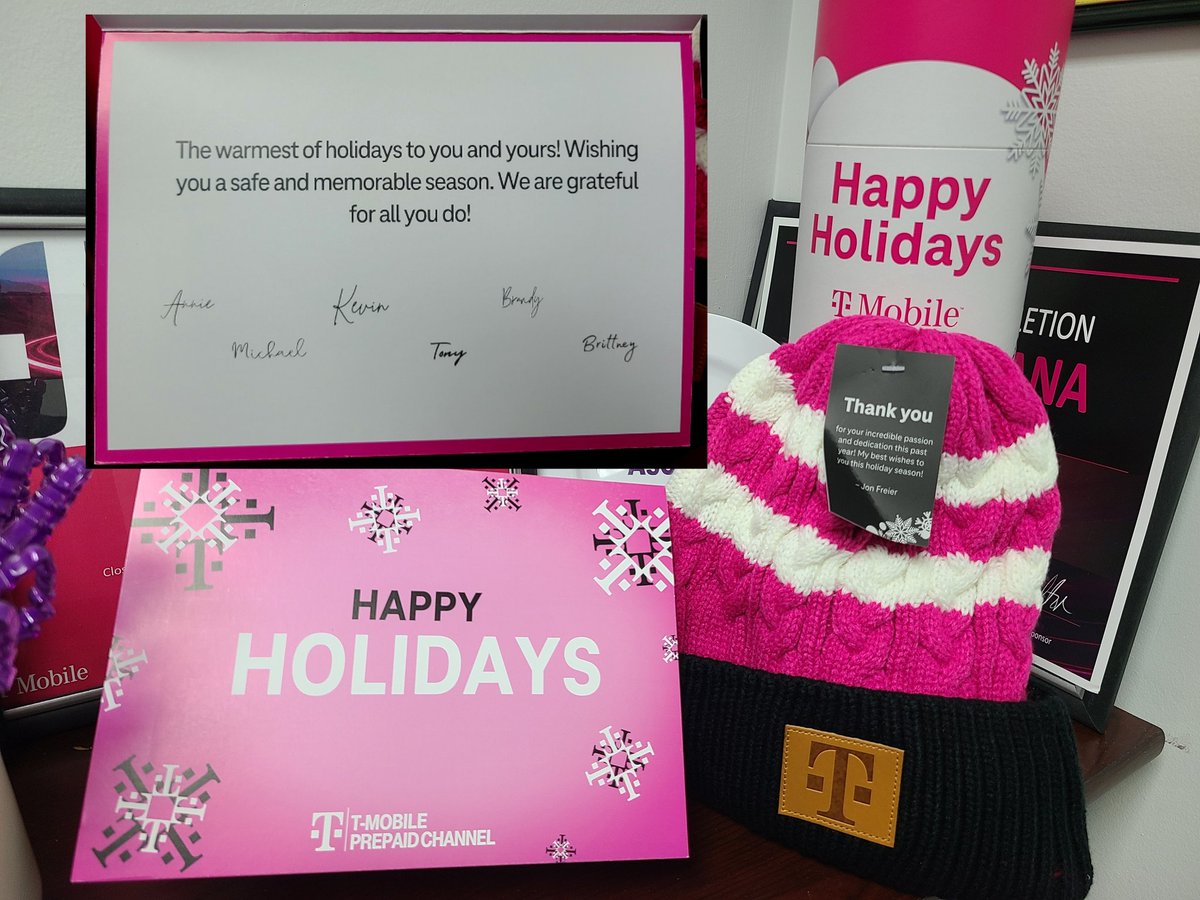 Loving this Holiday Love!!! Thank you!! @TMobile @MetroByTMobile @JonFreier @AnnieG_FL @TonyCBerger #SEPowerOfLove