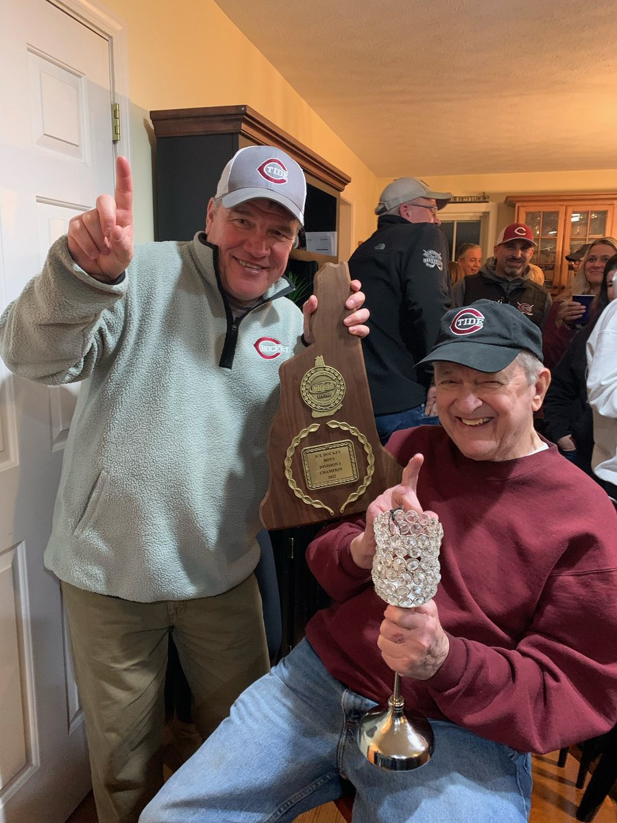 It’s with a heavy heart that today we said goodbye to the greatest fan in CHS Hockey history. A man that only missed 2 games in 32 years and the only lifetime achievement award winner. RIP Dunc Sr, Everett Arena will not be the same without your kindness and support.