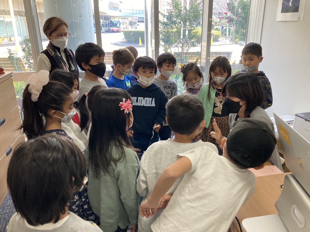 asijJessee's tweet photo. JHL G1class continued to learn about the people working at the school.  They interviewed the head of school and his secretary after practicing to interview and greet formally.  Good job, G1 for being a risk taker!  #asij #esasij #heritagelanguage #mothertougne #asij_esjapanese https://t.co/76t0X6jHPU