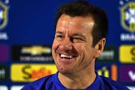 OLeoZZ's tweet photo. Só um homem é capaz de unir a nação,
DUNGA ! #VoltaDunga https://t.co/5yzRU90hhk