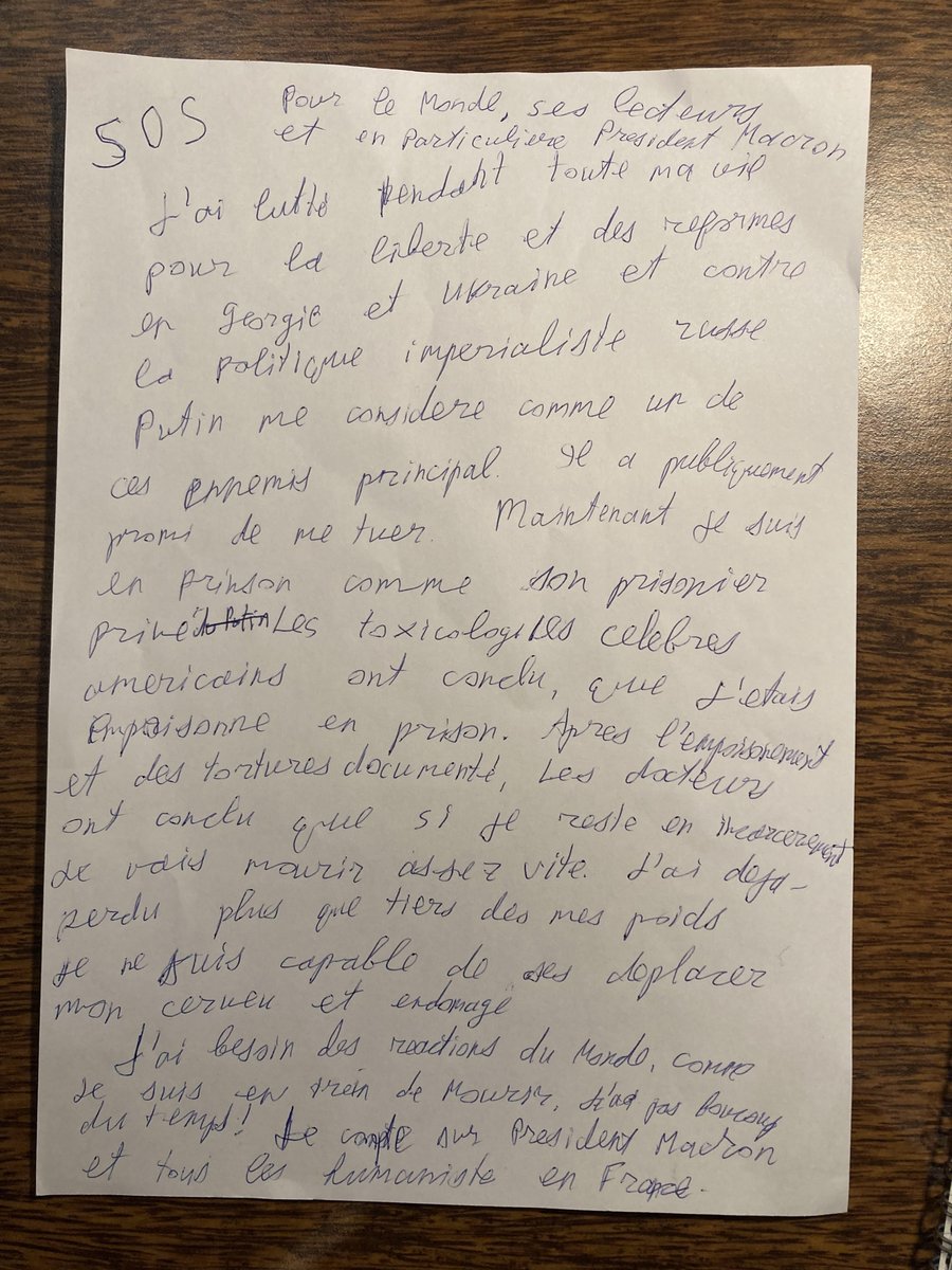 « J’ai besoin des réactions du monde. Je compte sur le président Macron et tous les humanistes en France», écrit l'ex-président et leader de l'opposition Mikheïl Saakachvili dans sa lettre, transmise au <a href="/lemondefr/">Le Monde</a> à Tbilissi #Géorgie