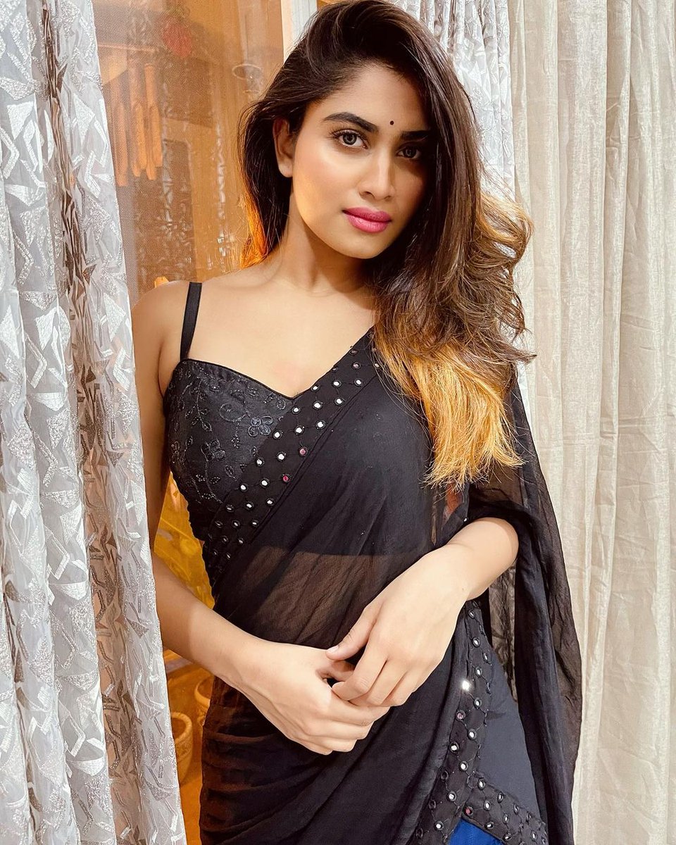 Shivani Narayanan Parody tweet media