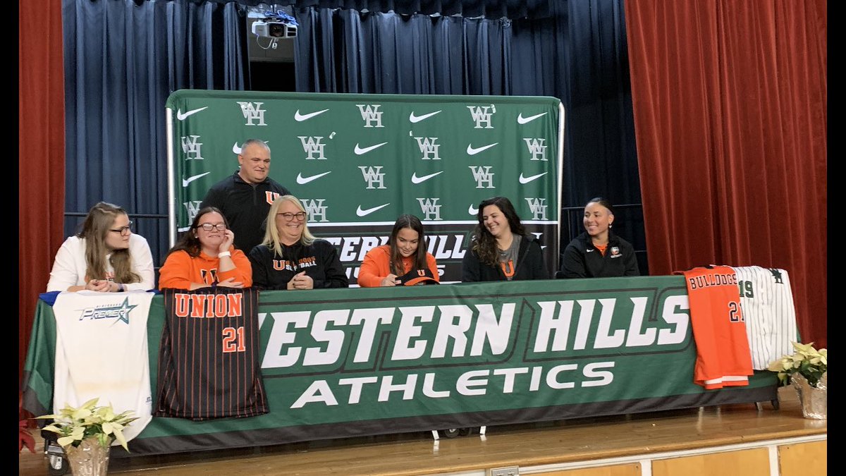 Hills_SB's tweet photo. Congrats to @kinsleyredmon on signing her letter of intent to further her academic and athletic career at Union College. #ThisPitch #HillsPride #HillsFamily @unionkysoftball @WHHSKY https://t.co/4KfzD9RLMu