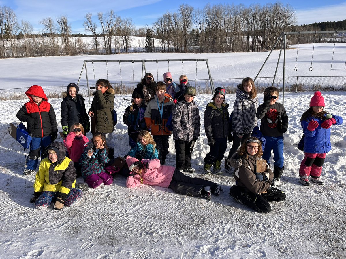 kldavis13's tweet photo. So thankful for our amazing PAC at 150 Mile Elem. @SD27_CC for supporting the purchase of these great packs from @TheOLStore  Our students truly felt like scientists able to zoom in close and observe from afar! #TakeMeOutside https://t.co/9PrbJsadcf