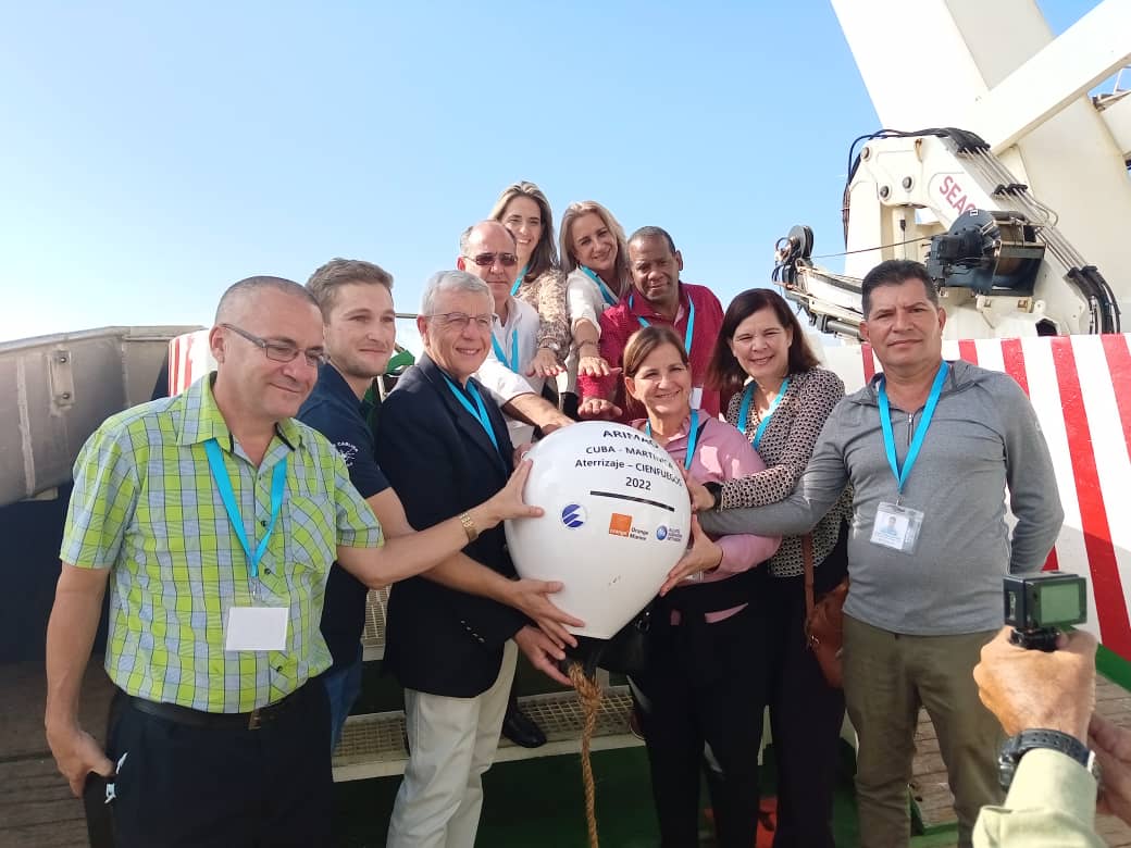 Primera boya del nuevo cable submarino del Operador ORANGE  p ampliar y diversificar los servicios de Internet en Cuba !! ETECSA en línea con el mundo !