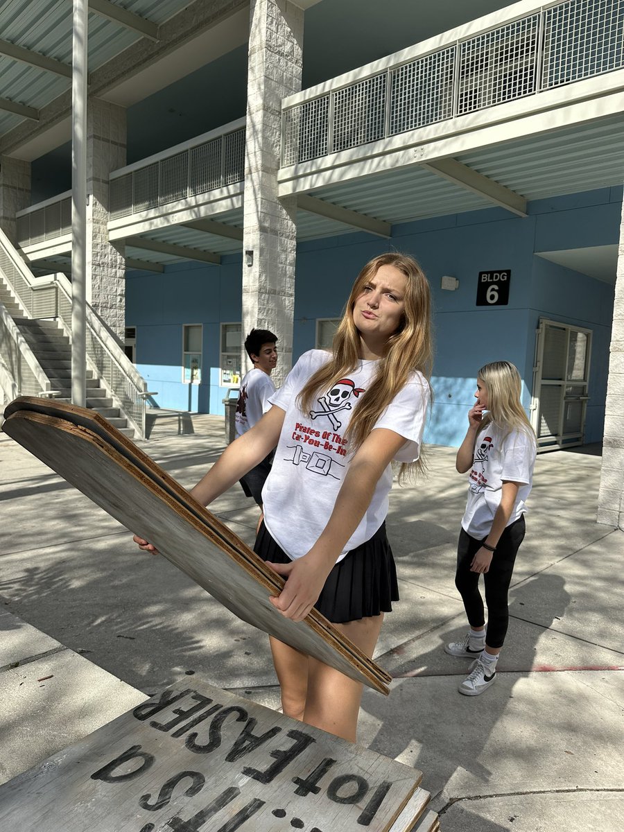Last day of #battleofthebelts2022 🥲 take a look at the amazing shirts we wore to promote seat belt safety!!