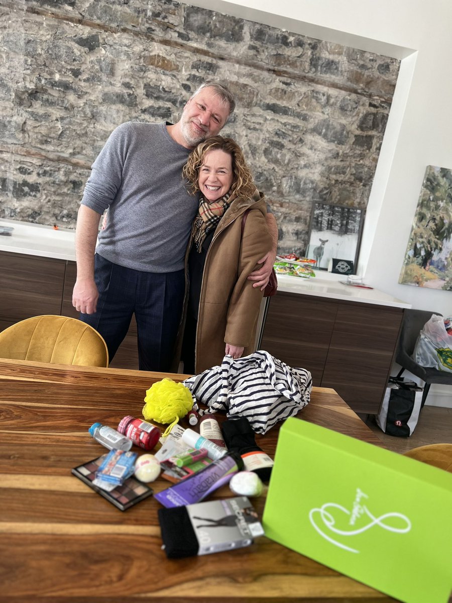 JacquieLaRocque's tweet photo. Nice drop offs again today during a heavy #callday @CompassRoseGr from @playfoodandwine @TondaMacC cc @theoargitis @shoeboxcanada https://t.co/xVM9LvmLQk
