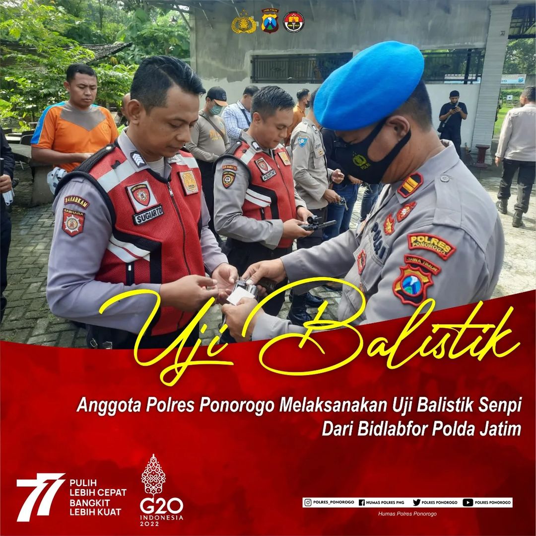 Polseksiman2's tweet photo. Anggota polres ponorogo melalsanakan uji balestik senpi dari Bidlafor Polda Jatim. https://t.co/RTOFNhCvfN