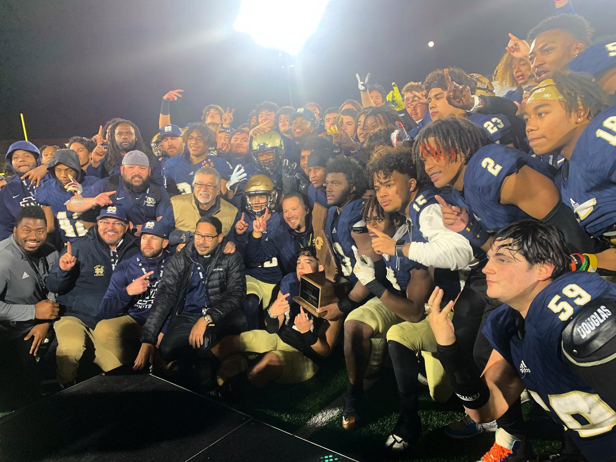 BACK TO BACK! <a href="/mdcrusadersfb/">Mater Dei Catholic Football</a> are your STATE CHAMPS🏆🏆 

Earned.