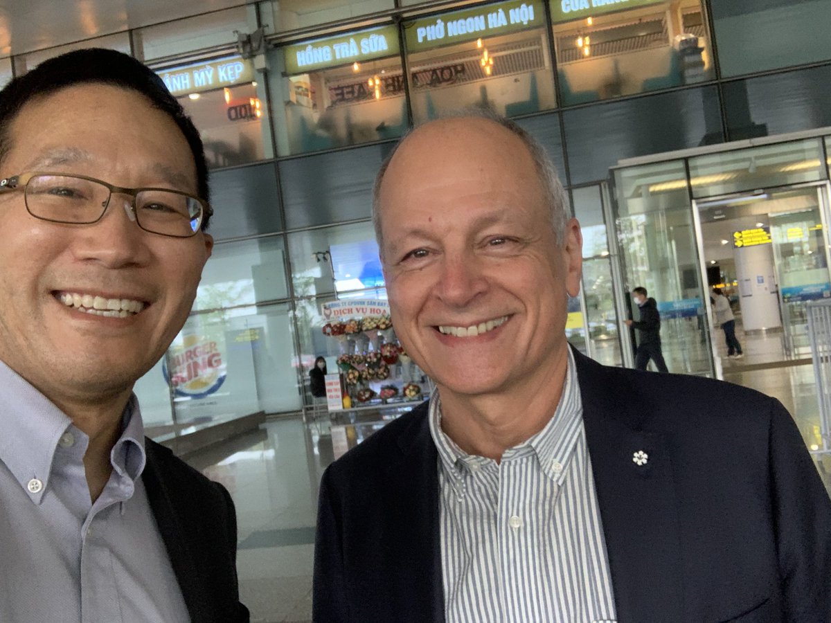 UofTEngDean's tweet photo. Wonderful albeit quick visit to Hanoi for meetings with colleagues at #VinUni and #VinBrain @global_uoft @uoftengineering @UofTStartup https://t.co/H8yYAermix