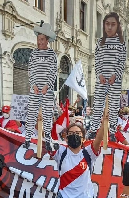 unchasqui's tweet photo. ¿Cómo es q los medios transmitían en vivo y de manera ininterrumpida estas marchan donde iban 4 gatos? Ayer y hoy han jornadas de protestas y la cobertura es cero. Luego se arañan cuando en la calle les gritan prensa vendida y otras cosas más. https://t.co/e2cHRCnBwS