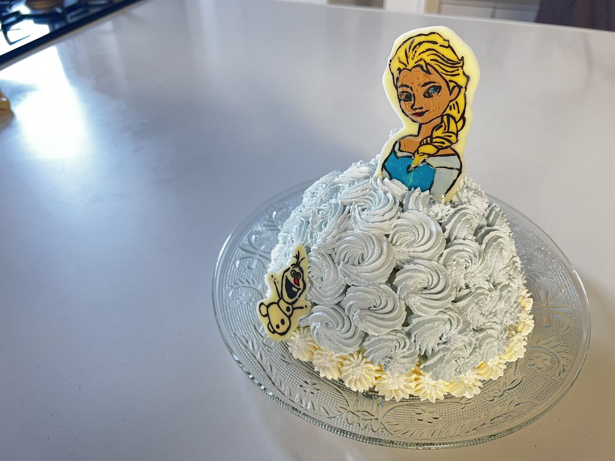 orionkitchen525's tweet photo. アナ���のエルサのケーキ
作ってみーたーよ☺️
#お菓子作り https://t.co/kXZJnI8KgJ