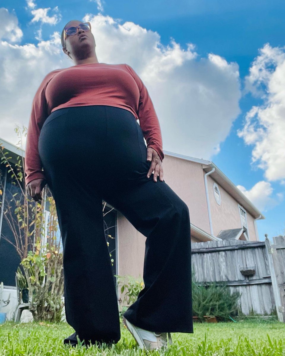 _Jari168's tweet photo. Top: @oldnavy (xxl)
Pants@ @uueyoga_official (xxl)
Shoes: @walmart (10)
#walmartfashion #oldnavystyle #uuepants #plussizefashion #plussizestyle #plussizeitems #plussizeclothing #bigbellygirls #bigbellygirl #fatwomen #plussizefashionblogger #fashionplussize https://t.co/gXaKWvn09U